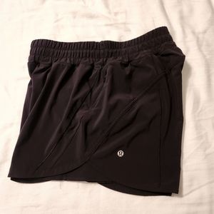 Lululemon hottie hot shorts 4"